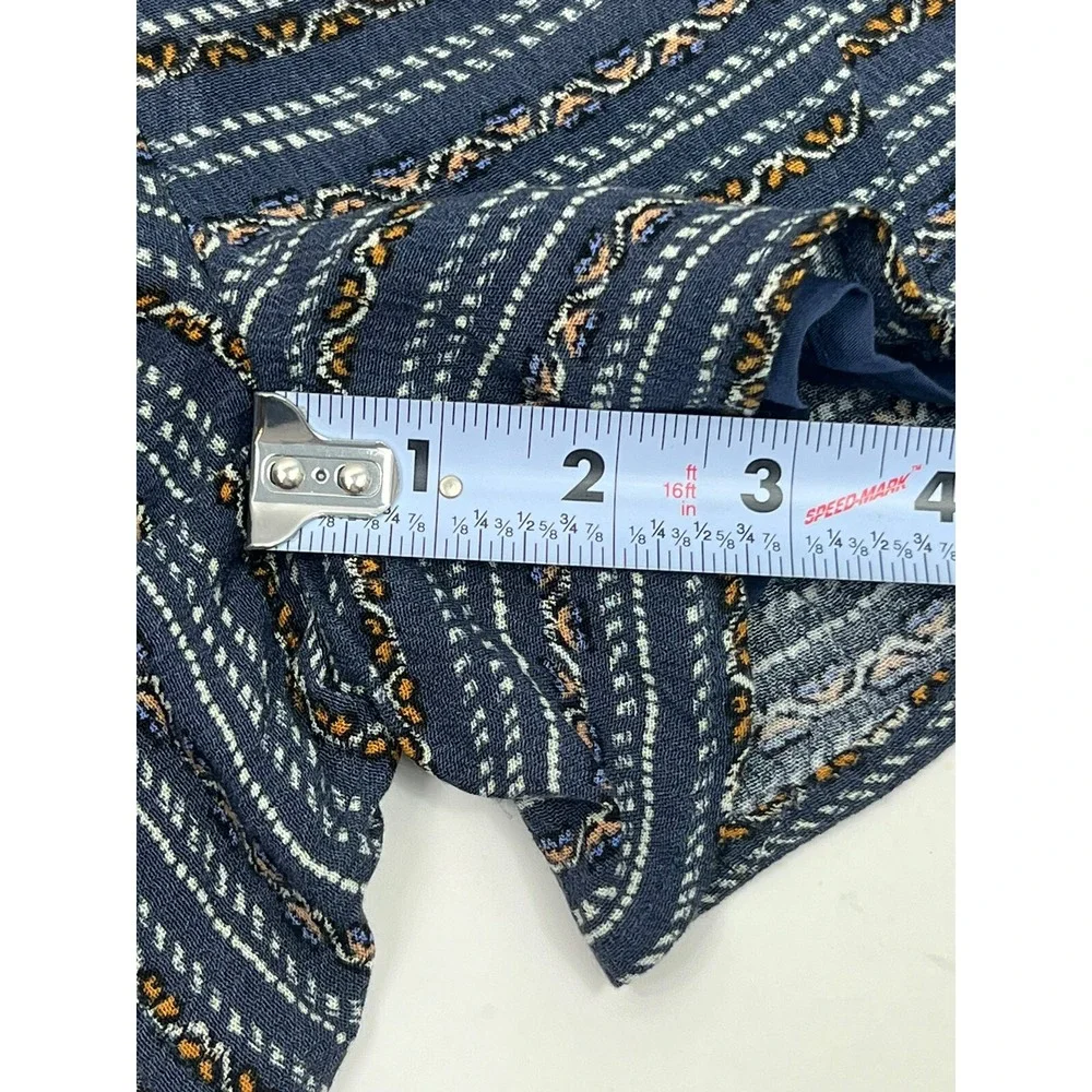 Honey Belle Shorts Junior's Size Large Gray Blue‎ White Multi Lined NWT